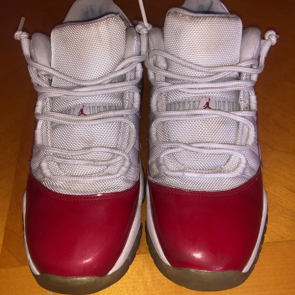 Air Jordan 11 Low Cherry